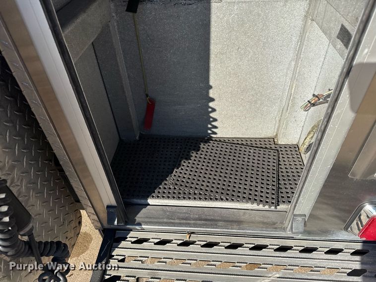 image for item EG7987 2002 Spartan Gladiator pumper fire truck