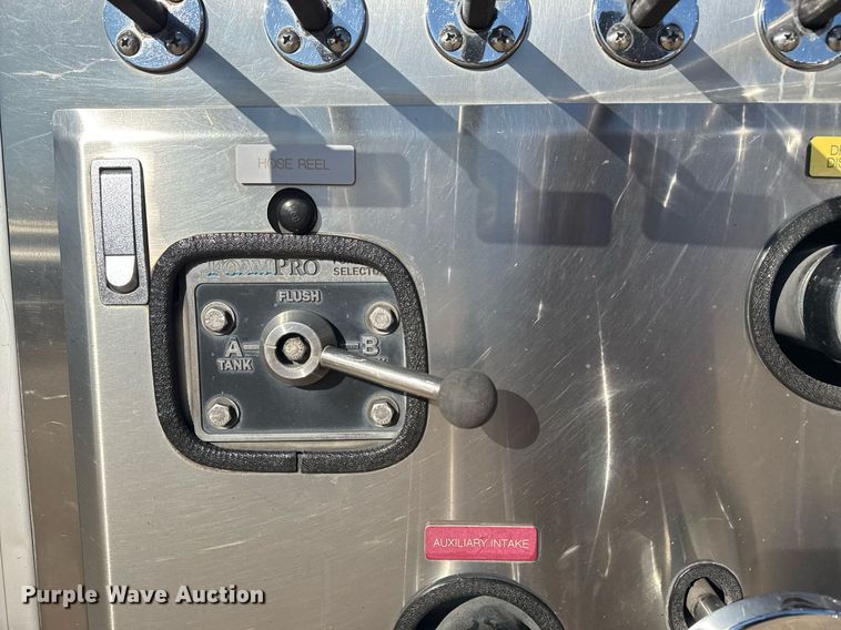 image for item EG7987 2002 Spartan Gladiator pumper fire truck