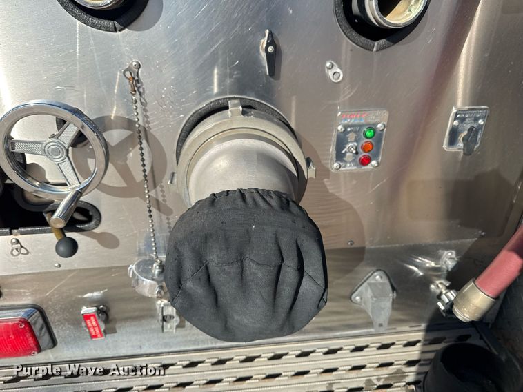 image for item EG7987 2002 Spartan Gladiator pumper fire truck