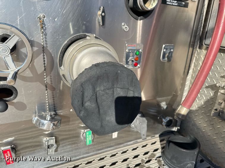 image for item EG7987 2002 Spartan Gladiator pumper fire truck