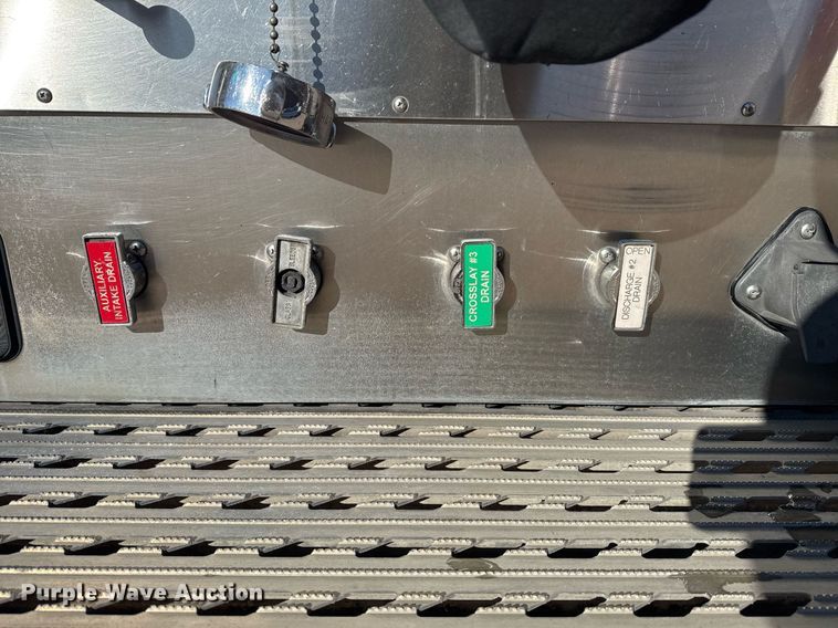 image for item EG7987 2002 Spartan Gladiator pumper fire truck