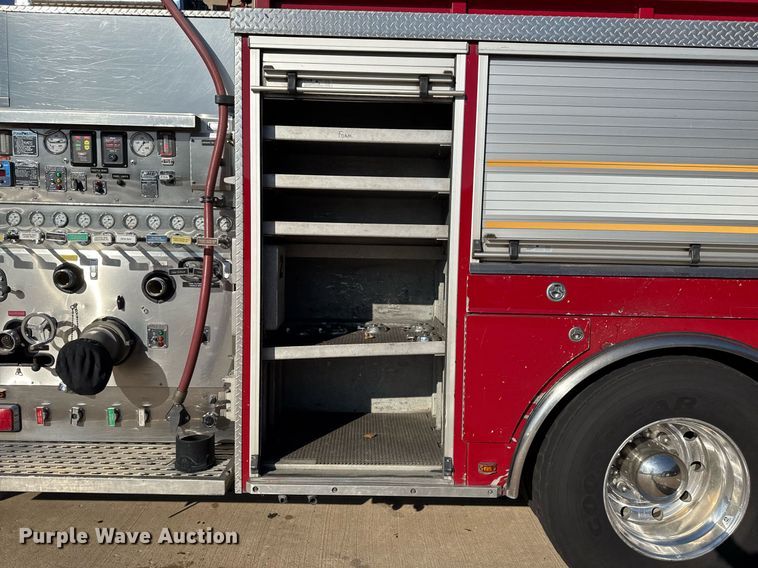 image for item EG7987 2002 Spartan Gladiator pumper fire truck