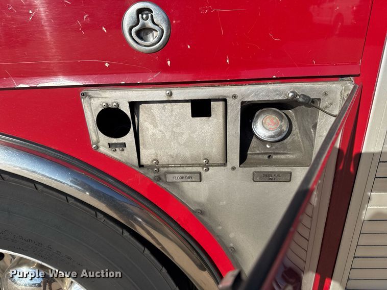 image for item EG7987 2002 Spartan Gladiator pumper fire truck