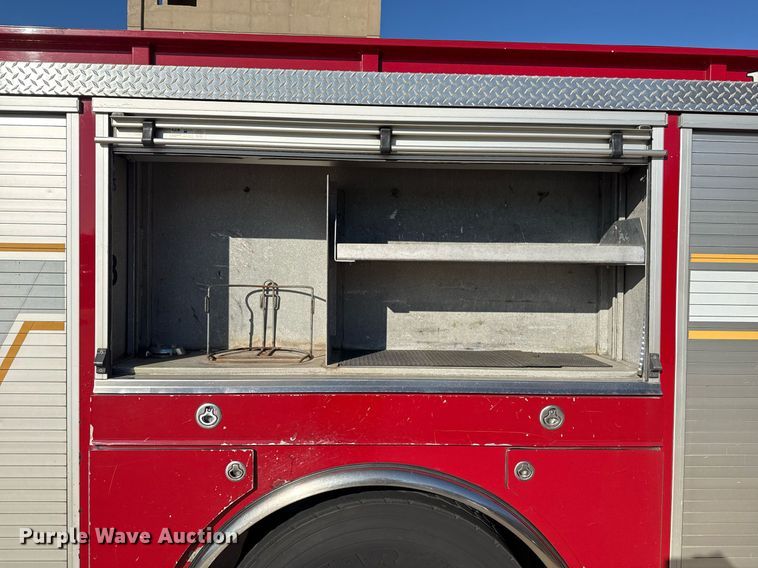 image for item EG7987 2002 Spartan Gladiator pumper fire truck