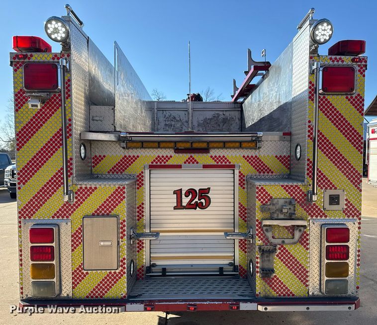 image for item EG7987 2002 Spartan Gladiator pumper fire truck