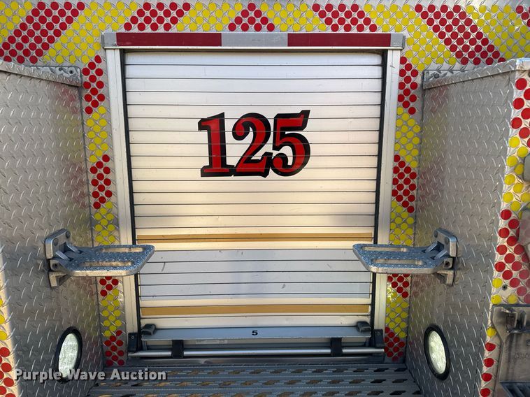 image for item EG7987 2002 Spartan Gladiator pumper fire truck