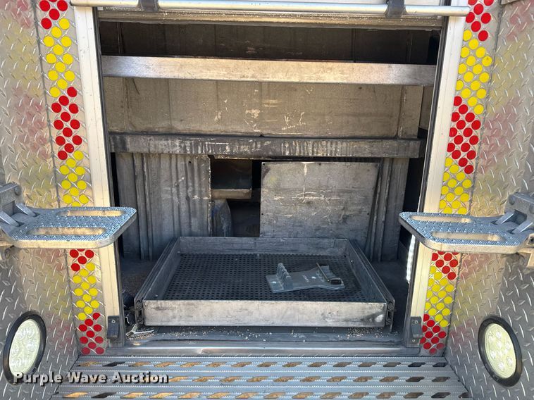 image for item EG7987 2002 Spartan Gladiator pumper fire truck