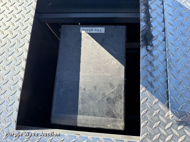 image for item EG7987 2002 Spartan Gladiator pumper fire truck