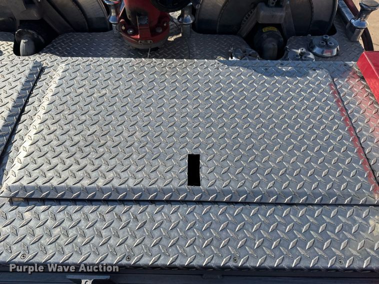 image for item EG7987 2002 Spartan Gladiator pumper fire truck