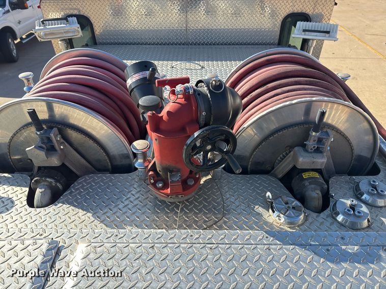 image for item EG7987 2002 Spartan Gladiator pumper fire truck