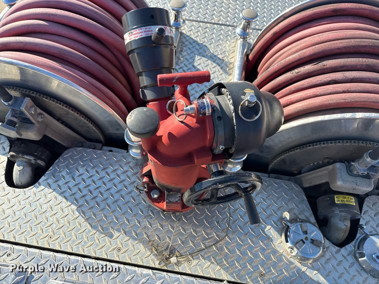 image for item EG7987 2002 Spartan Gladiator pumper fire truck