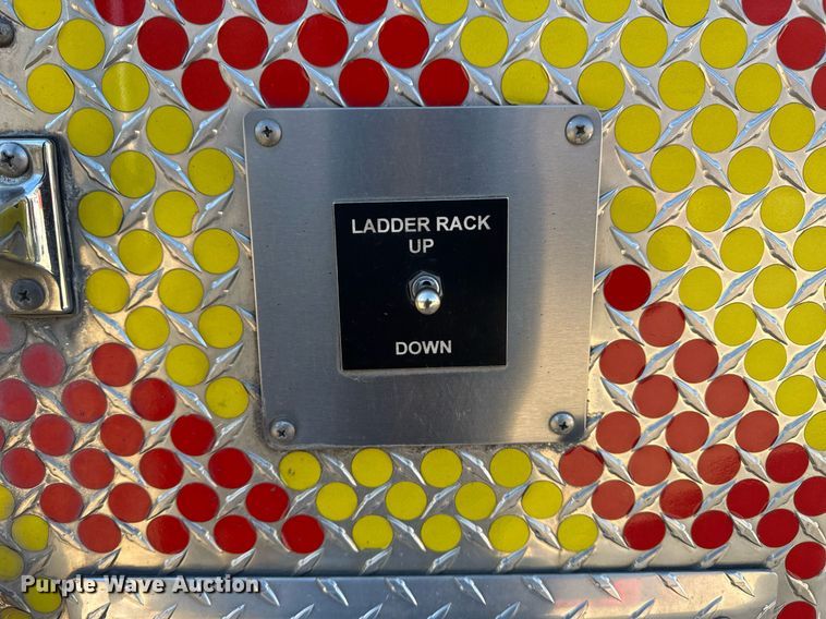 image for item EG7987 2002 Spartan Gladiator pumper fire truck