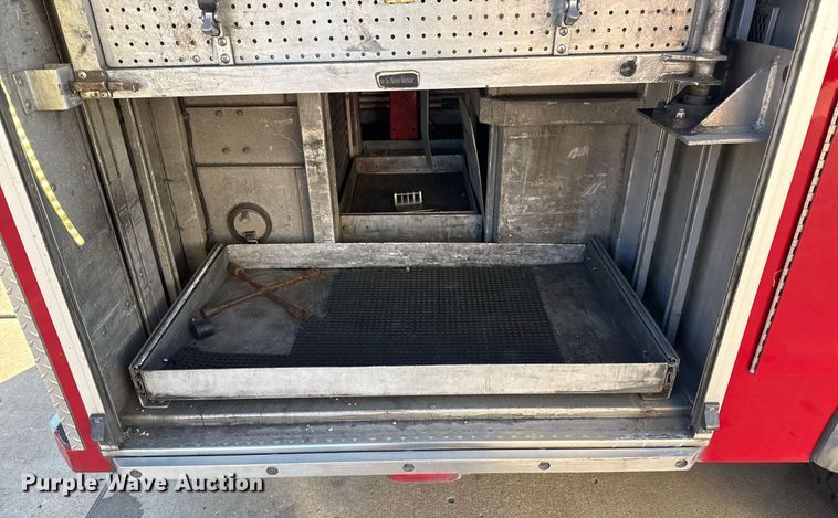 image for item EG7987 2002 Spartan Gladiator pumper fire truck