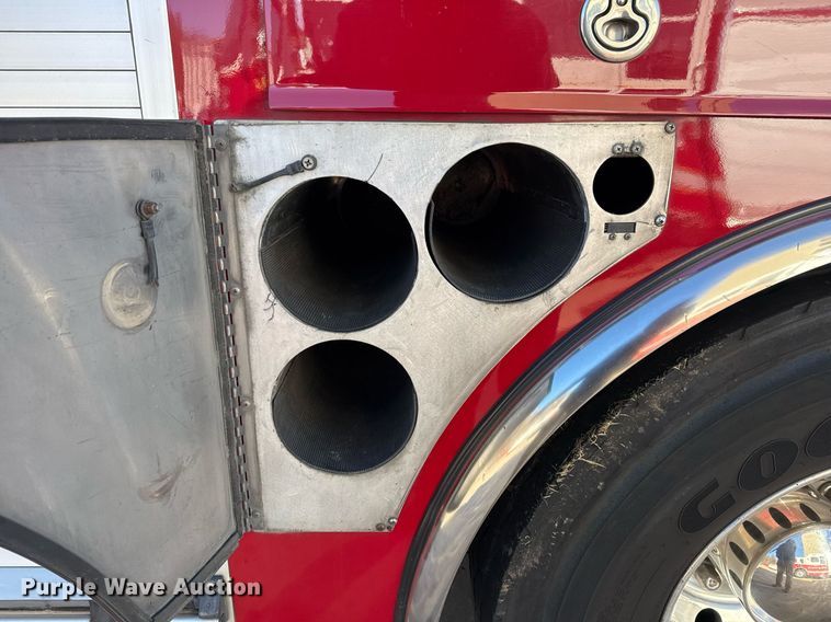 image for item EG7987 2002 Spartan Gladiator pumper fire truck