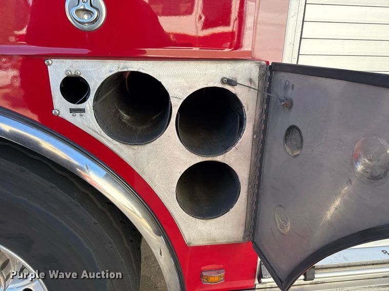 image for item EG7987 2002 Spartan Gladiator pumper fire truck