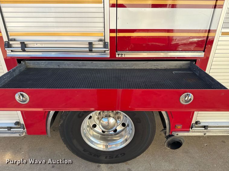image for item EG7987 2002 Spartan Gladiator pumper fire truck