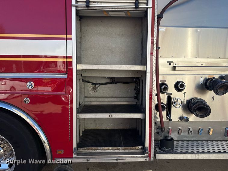 image for item EG7987 2002 Spartan Gladiator pumper fire truck