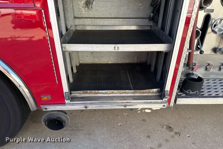 image for item EG7987 2002 Spartan Gladiator pumper fire truck