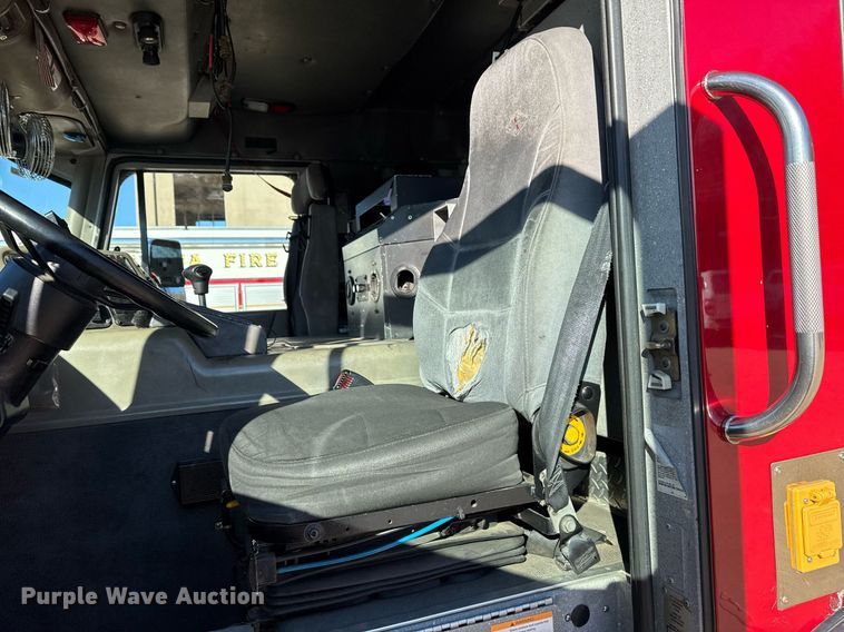 image for item EG7987 2002 Spartan Gladiator pumper fire truck