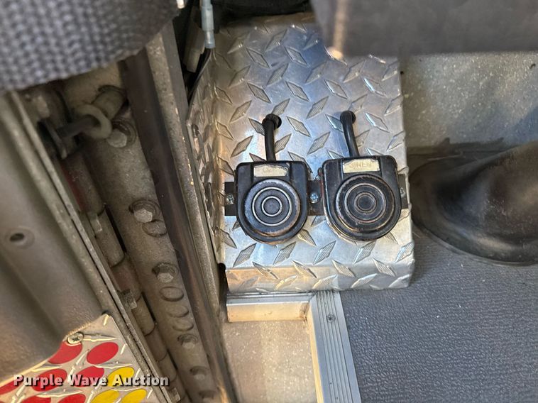 image for item EG7987 2002 Spartan Gladiator pumper fire truck