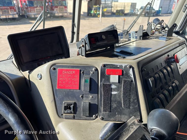 image for item EG7987 2002 Spartan Gladiator pumper fire truck