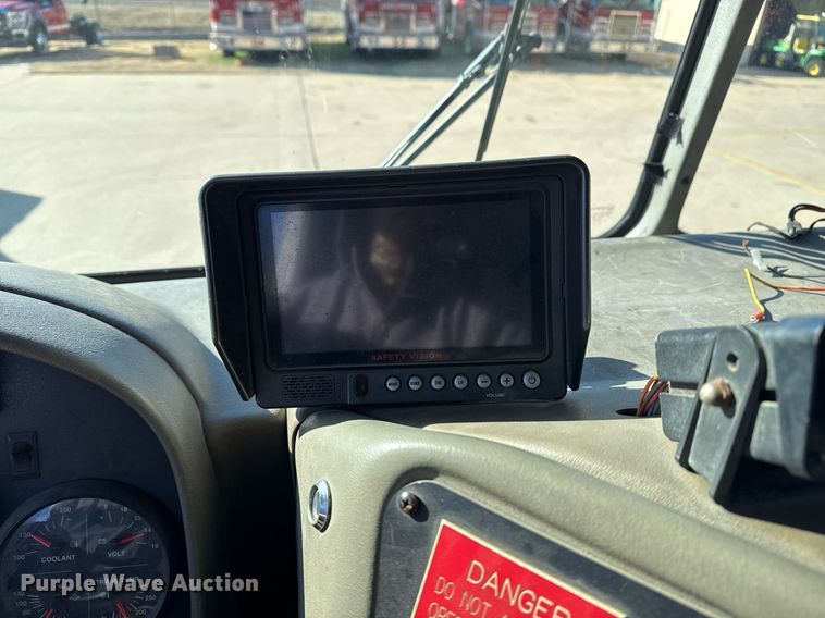 image for item EG7987 2002 Spartan Gladiator pumper fire truck