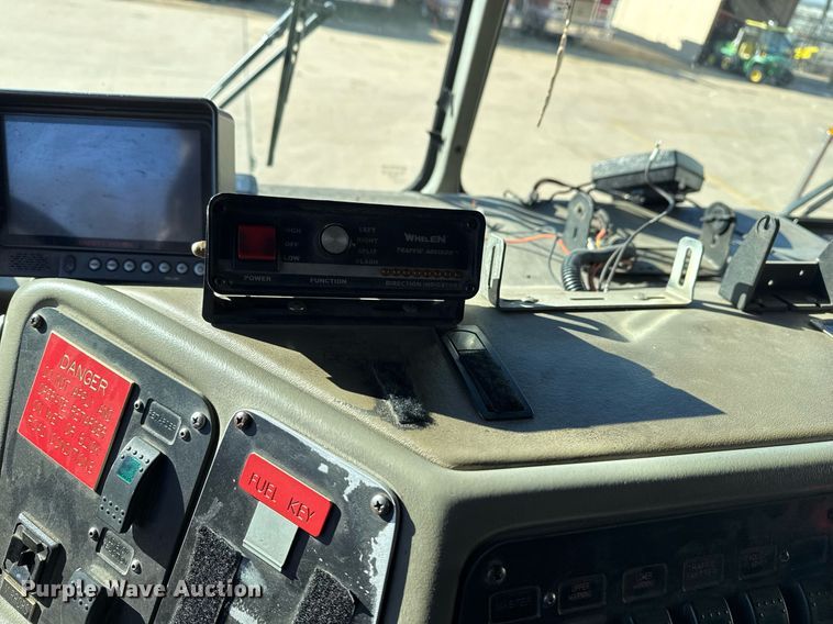 image for item EG7987 2002 Spartan Gladiator pumper fire truck