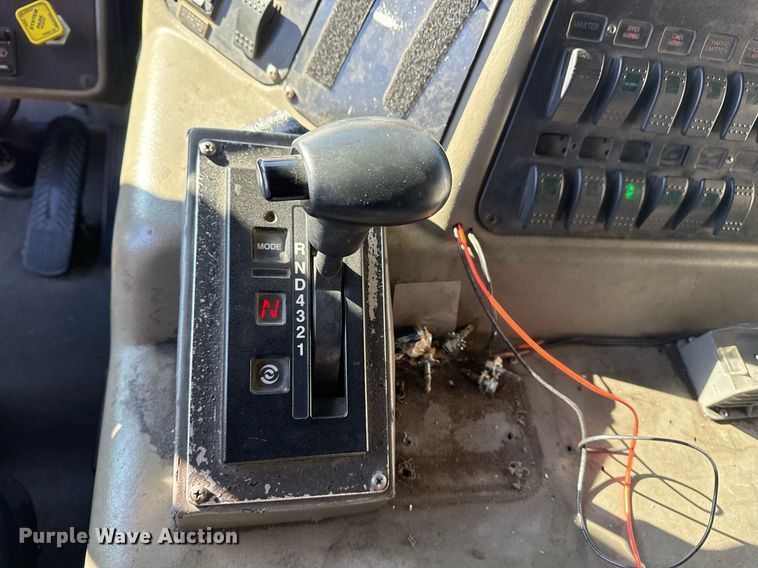 image for item EG7987 2002 Spartan Gladiator pumper fire truck