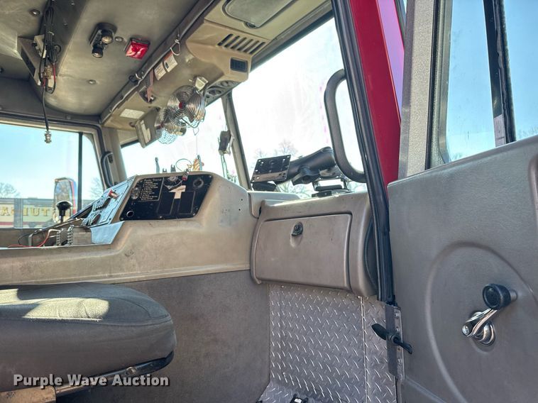 image for item EG7987 2002 Spartan Gladiator pumper fire truck