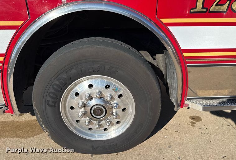 image for item EG7987 2002 Spartan Gladiator pumper fire truck