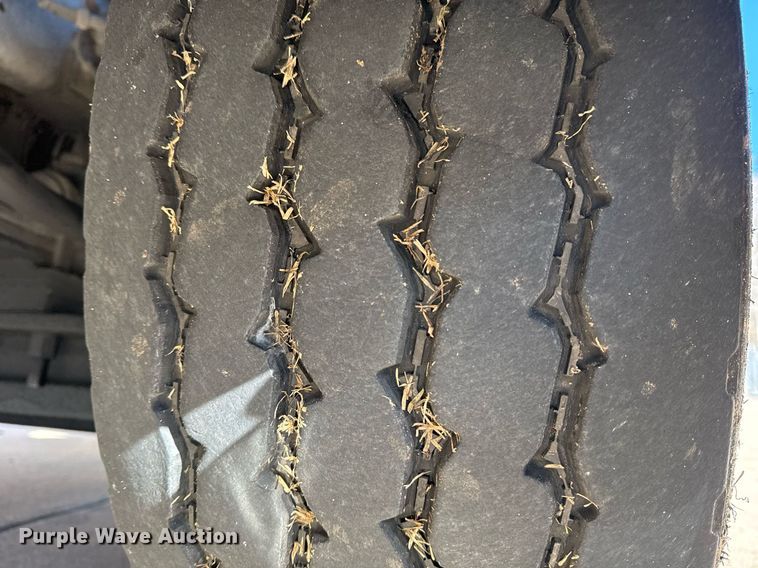 image for item EG7987 2002 Spartan Gladiator pumper fire truck