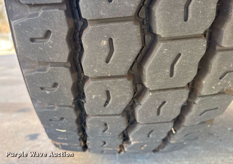 image for item EG7987 2002 Spartan Gladiator pumper fire truck