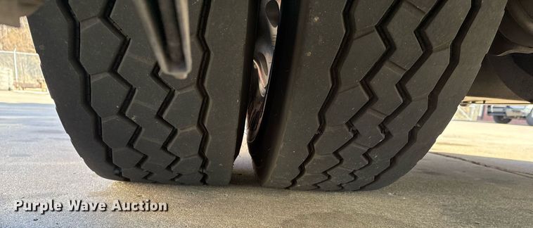 image for item EG7987 2002 Spartan Gladiator pumper fire truck