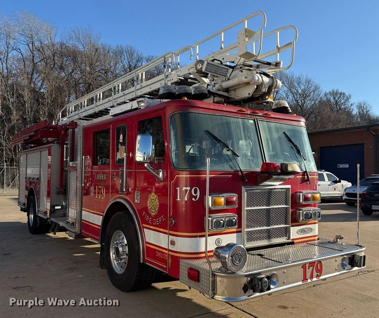 image for item EG7988 2002 Pierce ladder fire truck