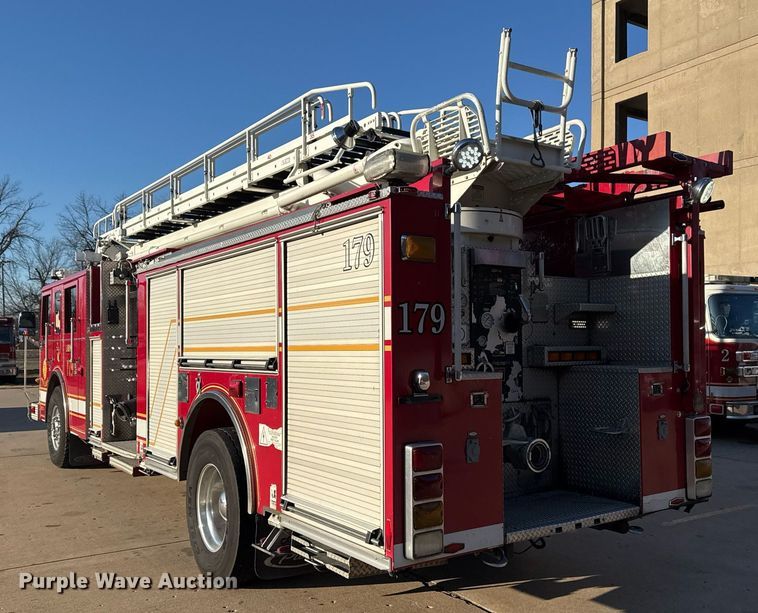 image for item EG7988 2002 Pierce ladder fire truck