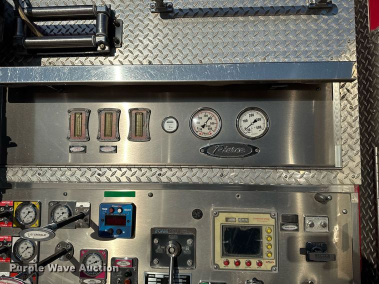 image for item EG7988 2002 Pierce ladder fire truck