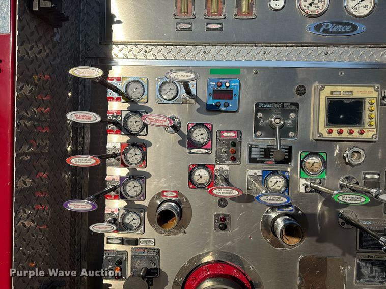 image for item EG7988 2002 Pierce ladder fire truck