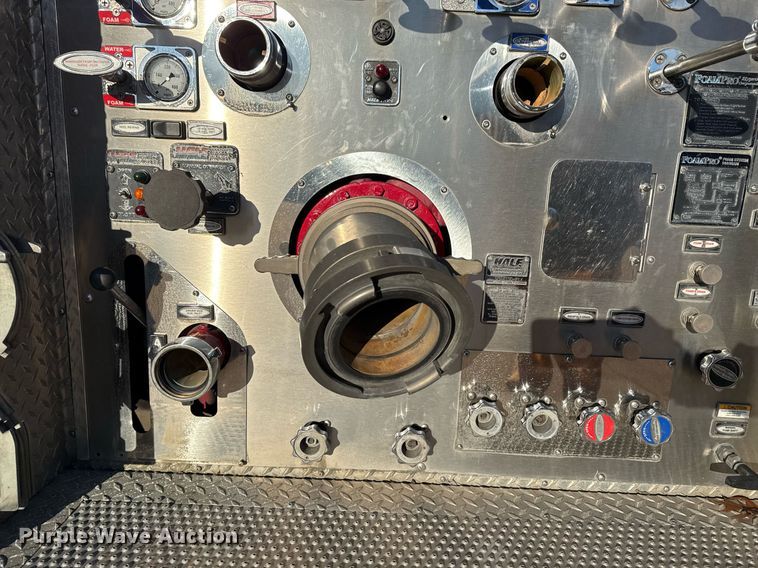 image for item EG7988 2002 Pierce ladder fire truck