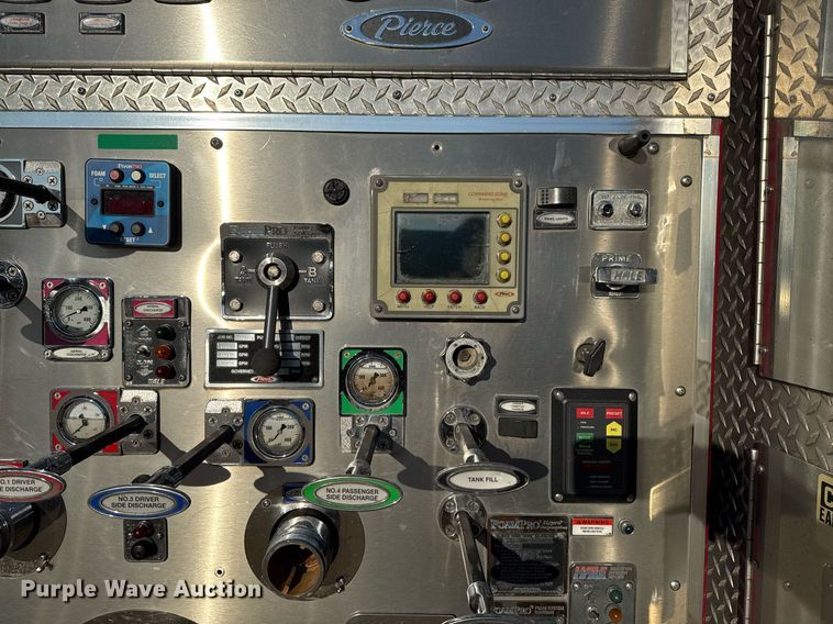 image for item EG7988 2002 Pierce ladder fire truck