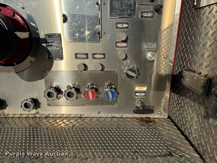 image for item EG7988 2002 Pierce ladder fire truck