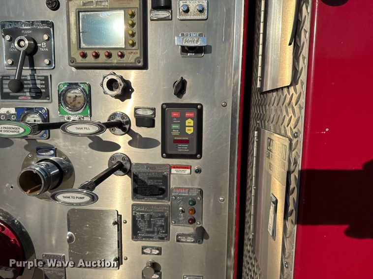 image for item EG7988 2002 Pierce ladder fire truck