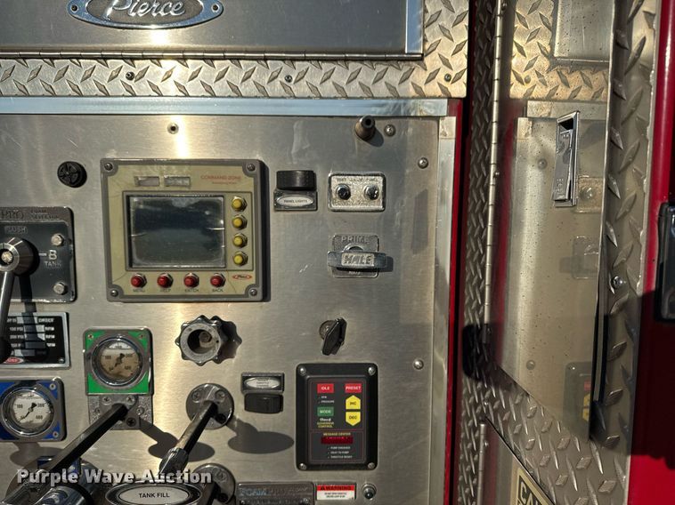 image for item EG7988 2002 Pierce ladder fire truck