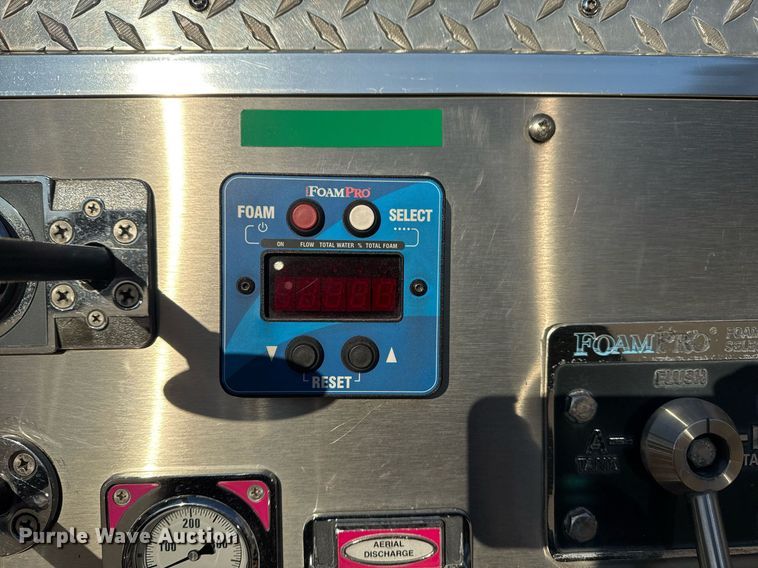 image for item EG7988 2002 Pierce ladder fire truck