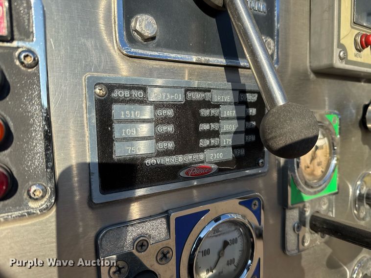 image for item EG7988 2002 Pierce ladder fire truck