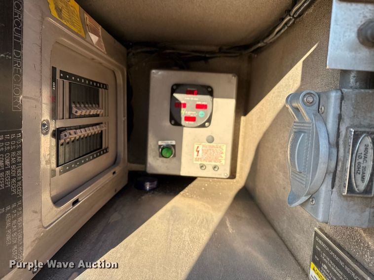 image for item EG7988 2002 Pierce ladder fire truck