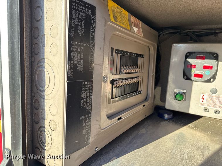 image for item EG7988 2002 Pierce ladder fire truck