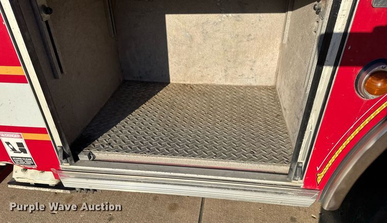 image for item EG7988 2002 Pierce ladder fire truck