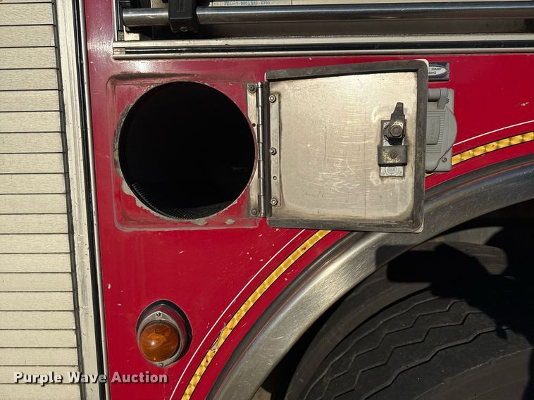 image for item EG7988 2002 Pierce ladder fire truck