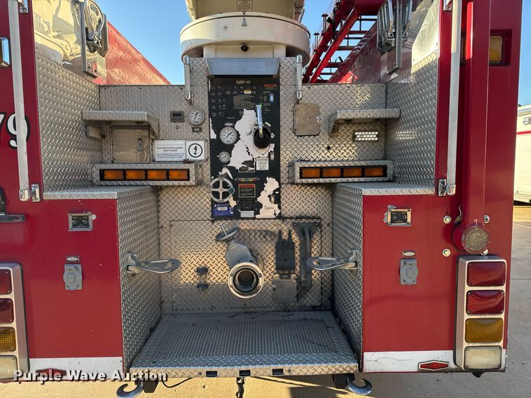 image for item EG7988 2002 Pierce ladder fire truck