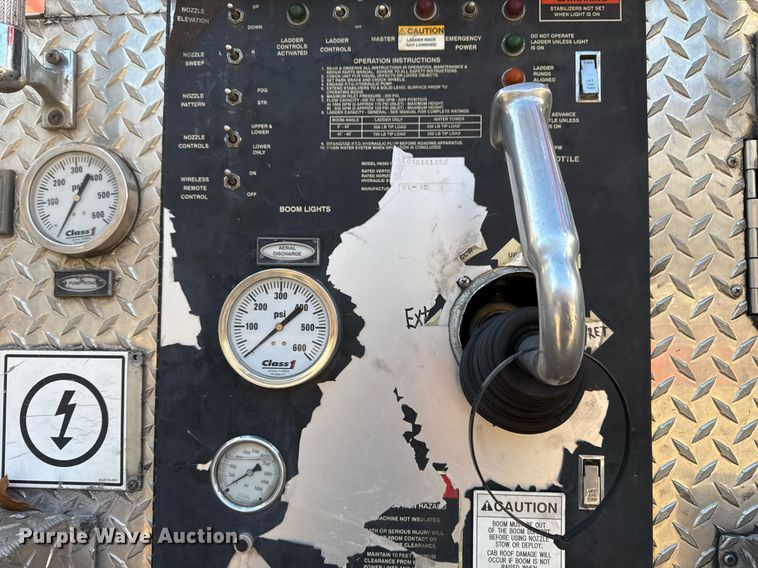 image for item EG7988 2002 Pierce ladder fire truck